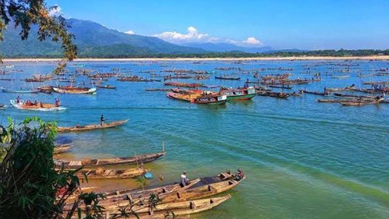 সুনামগঞ্জে যাদুকাটা বালুমহালে বালু উত্তোলনে নিষেধাজ্ঞা