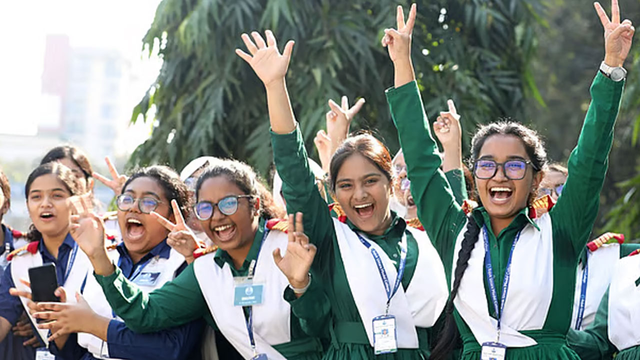 একাদশে ভর্তির জন্য সাড়ে ৯ লাখের বেশি আবেদন