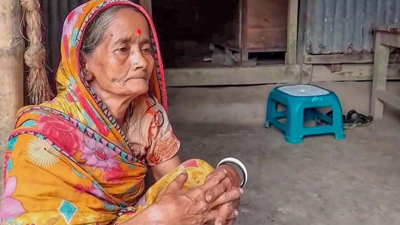 অসুস্থ স্বামী নিয়ে জীবনযুদ্ধ অবলার