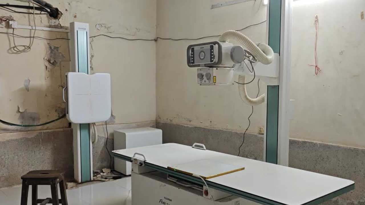 খাগড়াছড়ি সদর হাসপাতালে ১২ দিন ধরে বন্ধ এক্সরে সেবা