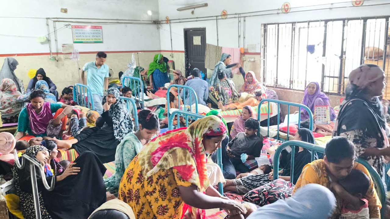 জামালপুরে হাম রোগীদের শয্যা ও বিদ্যুৎ সংকটে চরম দুর্ভোগ