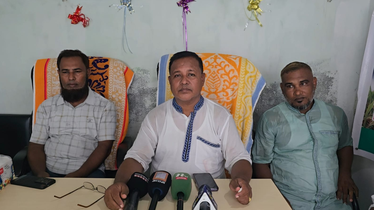 রূপগঞ্জে অনুমোদনহীন খসড়া কমিটি ঘোষণায় প্রতিবাদ