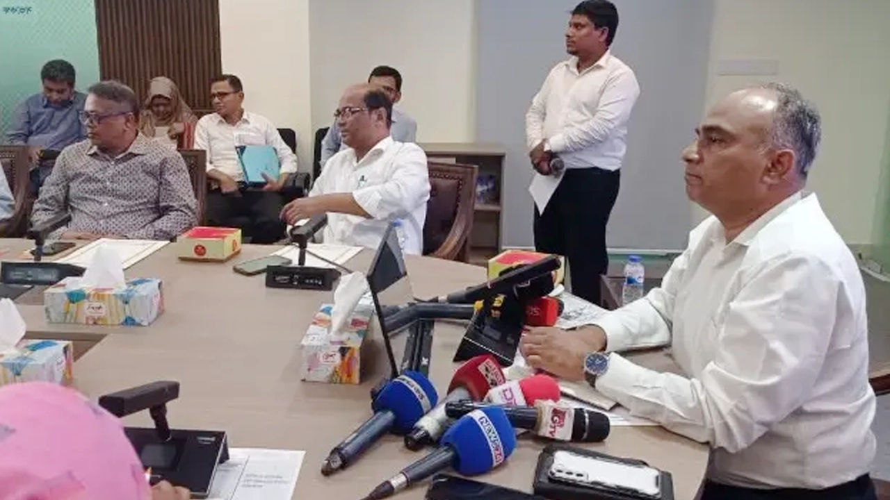 ডিসেম্বর পর্যন্ত দেশে জ্বালানি তেলের সংকট হবে না: বিপিসি চেয়ারম্যান