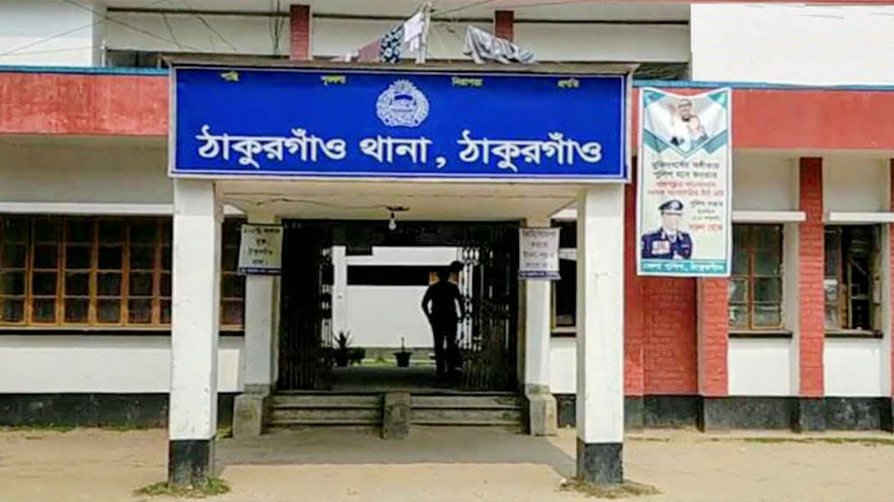 ঠাকুরগাঁওয়ে জুয়া খেলার সময় গ্রেপ্তার চার পুলিশ সদস্য