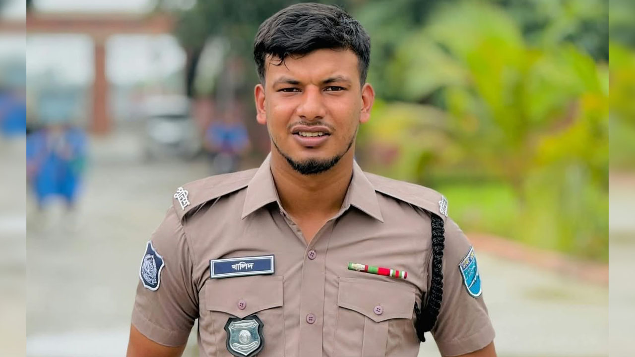 ট্রাকের নিচে পড়ে পুলিশ কনস্টেবল নিহত