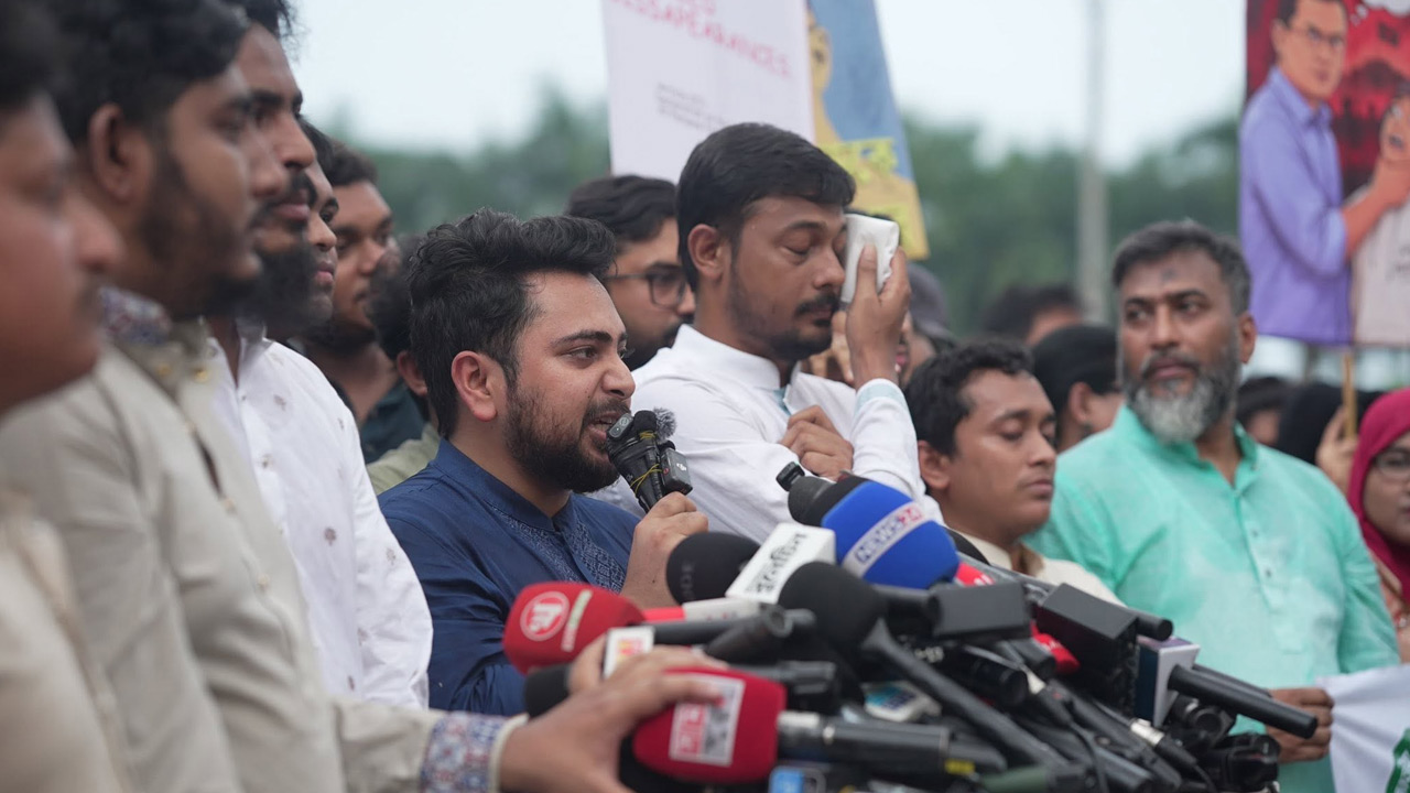 নাহিদ ইসলামের অভিযোগ, সরকার গণবিরোধী আইন তৈরি করছে