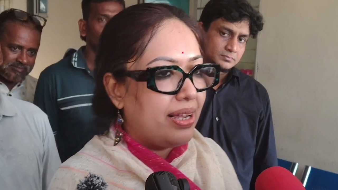 দেশ ছাড়ার ও ফেরার অধিকার সবার আছে: রুমিন ফারহানা