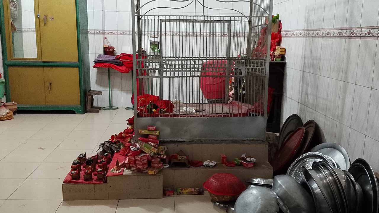 ফরিদপুরের কালীবাড়ি মন্দিরে চুরি ২০ কেজি কষ্টিপাথর প্রতিমা