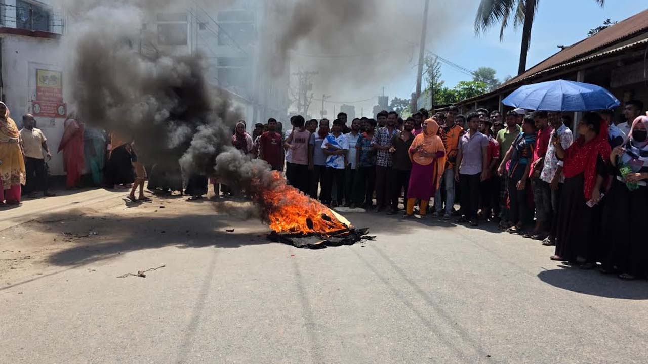 গাজীপুরে হানিওয়েল গার্মেন্টস শ্রমিকদের বিক্ষোভ