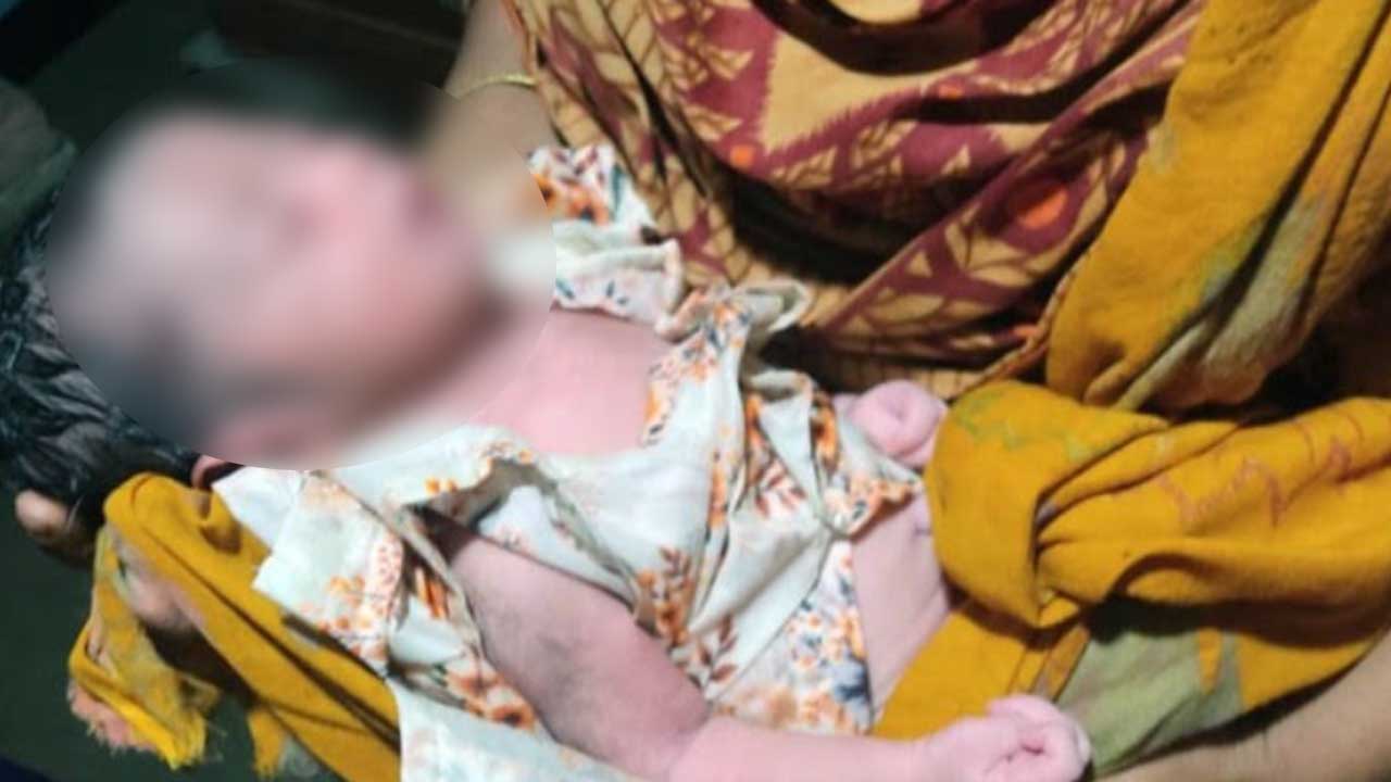 বগুড়ায় মসজিদের পাশের জঙ্গল থেকে নবজাতক উদ্ধার