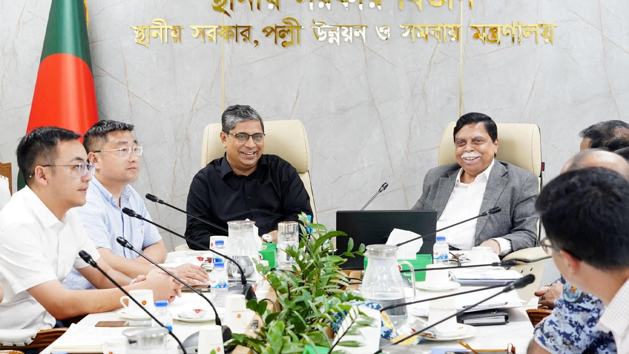 বর্জ্য থেকে ৪৫ মেগাওয়াট বিদ্যুৎ উৎপাদনে চীনা প্রতিষ্ঠানের সঙ্গে প্রতিমন্ত্রীর