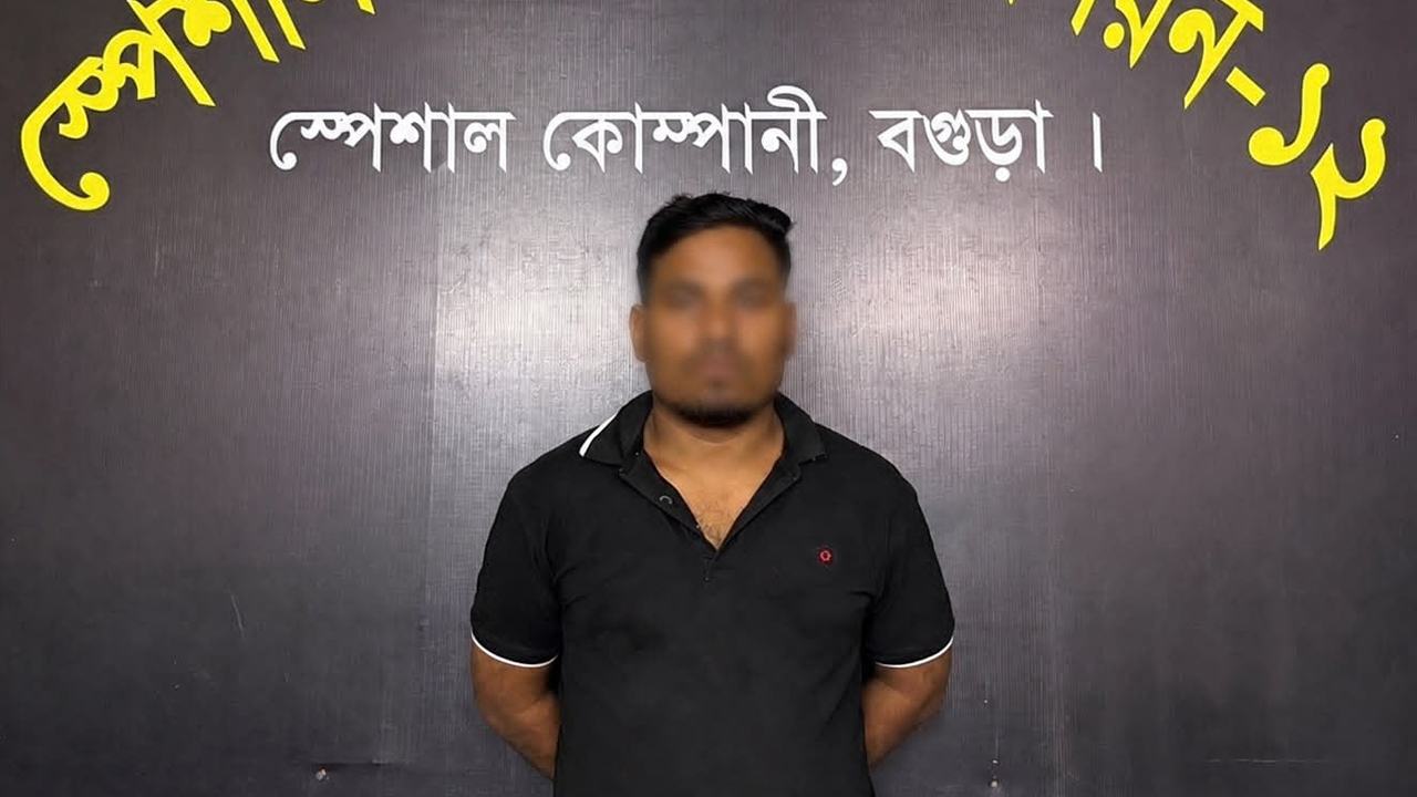 বগুড়ায় বাসে ১৪ হাজার ইয়াবা নিয়ে যুবক আটক