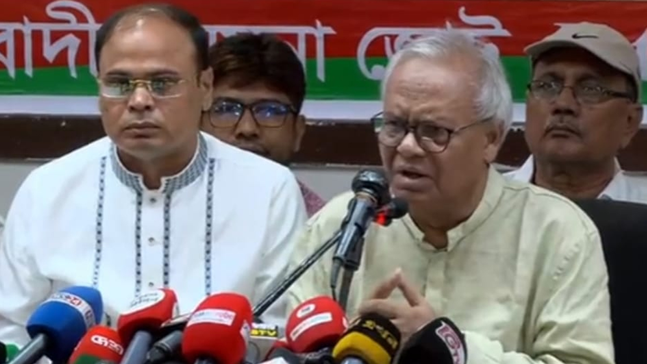 বিরোধী দল সন্ত্রাসে যুক্ত: রিজভীর তীব্র সমালোচনা