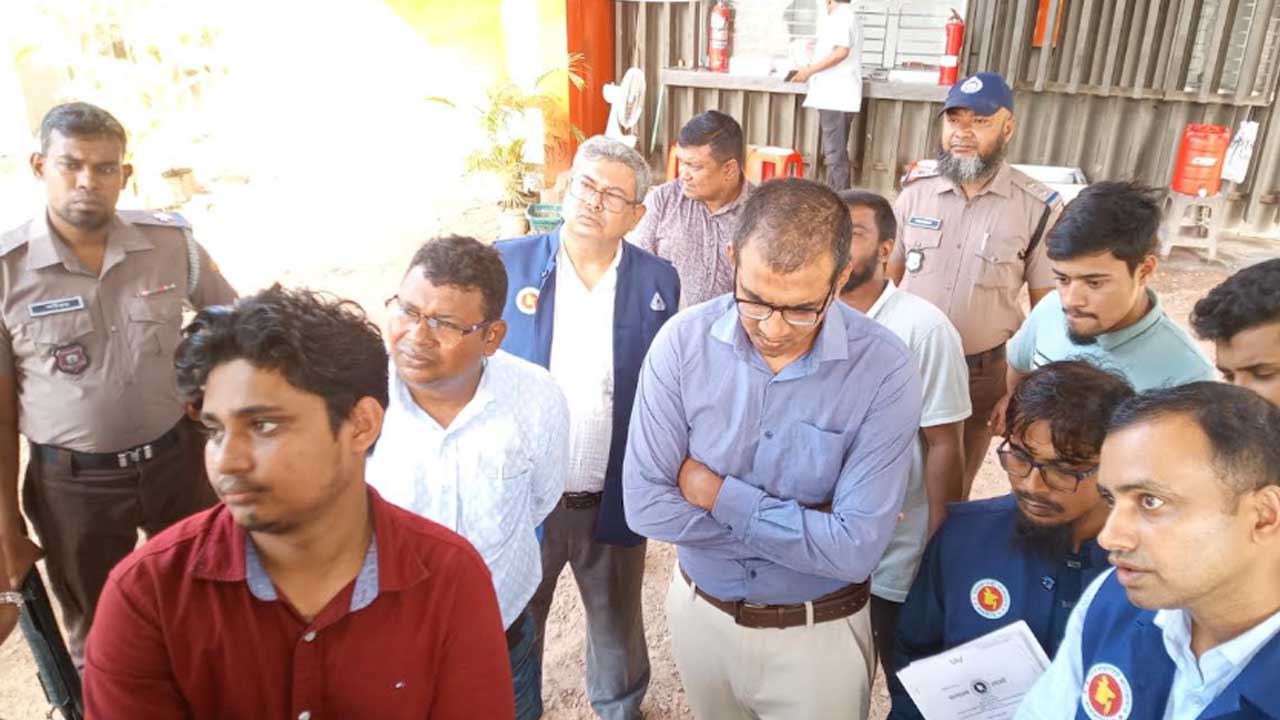 বরিশালে দুই ফিলিং স্টেশনে ২৫ হাজার টাকা জরিমানা