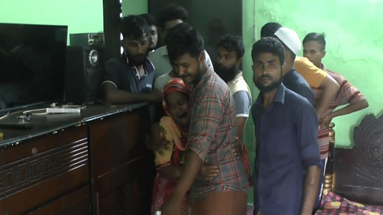 নারায়ণগঞ্জে স্ত্রীকে ছুরিকাঘাত করে স্বামীর আত্মহত্যা