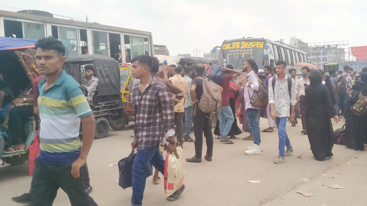 জ্বালানি দাম বাড়ায় ময়মনসিংহে বাসভাড়ার অনিয়ম