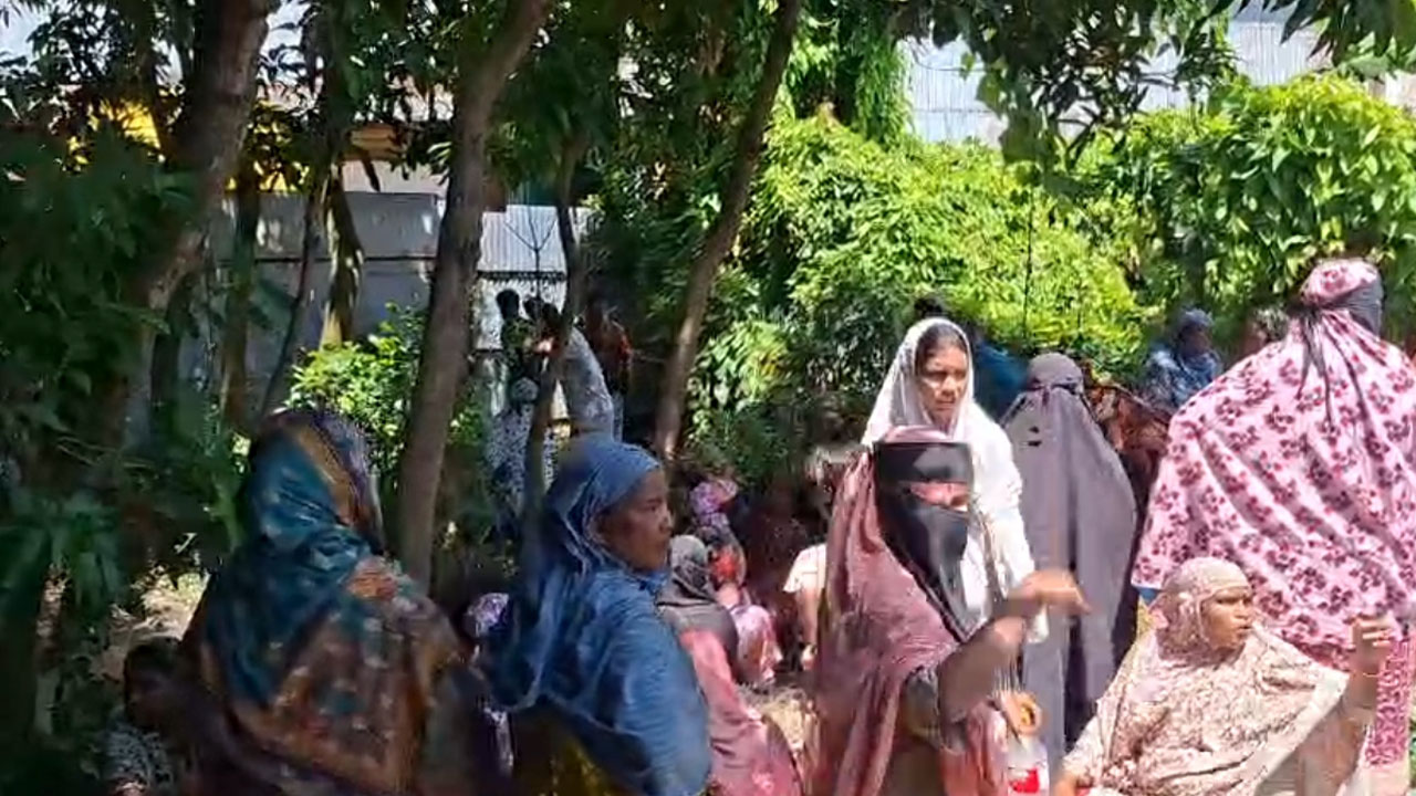 সীতাকুণ্ডে রেলওয়ে জমি উচ্ছেদে বাধা, ৩০ দিনের সময়