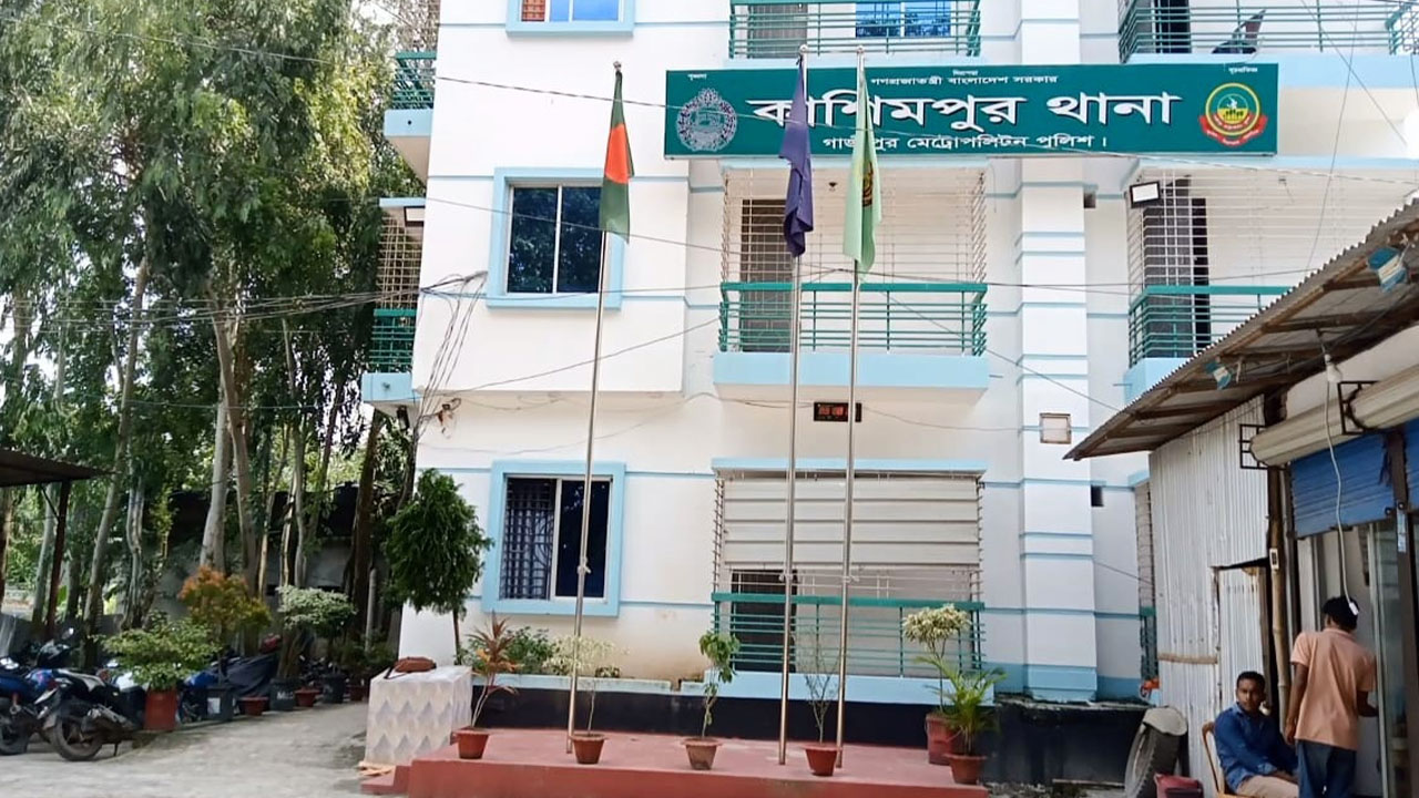 ঝগড়া থামাতে এগিয়ে যান যুবক, ঝালমুড়ি বিক্রেতার ছুরিকাঘাতে গেল প্রাণ