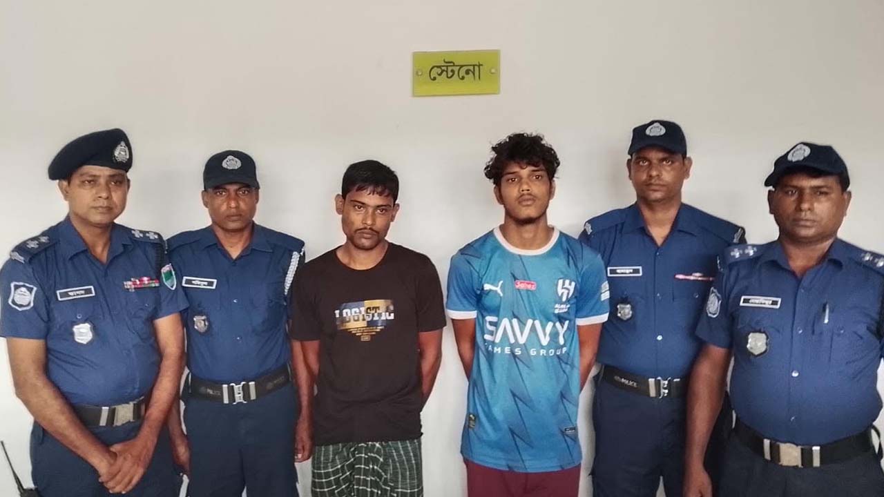 হত্যার পর চারটি ইট বেঁধে কপোতাক্ষ নদে ফেলে দেওয়া হয়