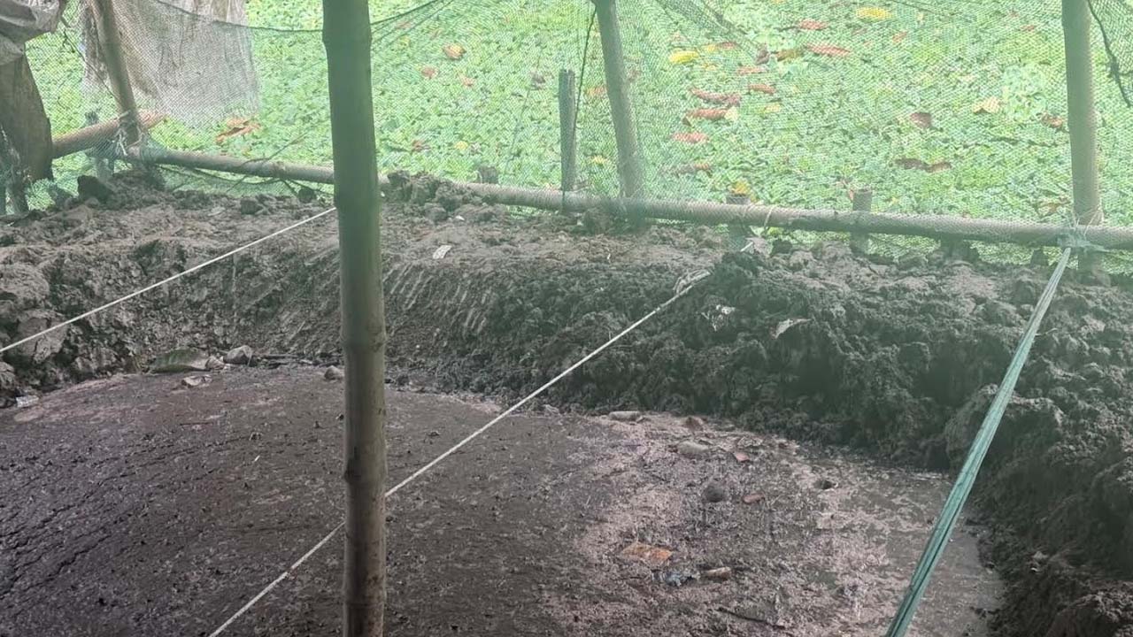 চাঁদপুরে পুকুর ভরাট করে বর্জ্য ফেলায় লাখ টাকা জরিমানা