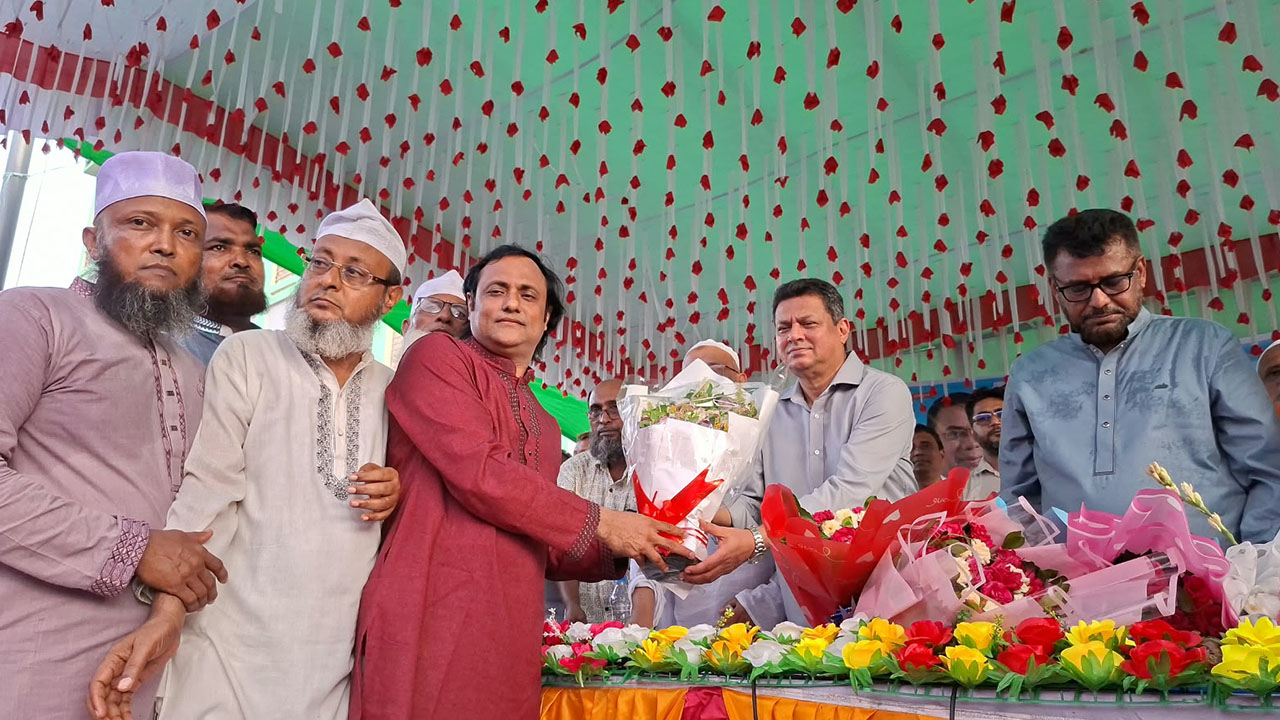 কুমিল্লায় তরিকত ফেডারেশন ও আ.লীগের ১৭০০ নেতাকর্মী বিএনপিতে যোগদানের দাবি