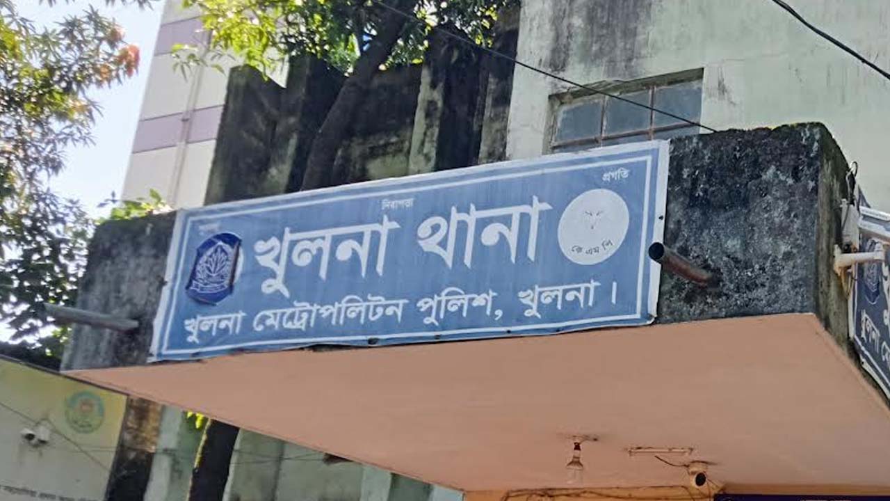 ‘জয় বাংলা’ স্লোগান দিয়ে বিএনপি নেতার বাড়িতে হামলা-গুলি