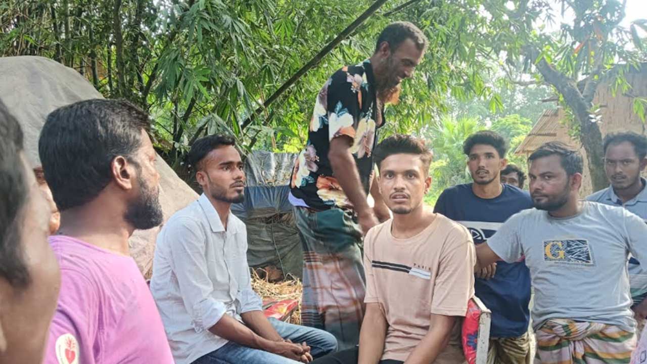 নওগাঁয় নিষিদ্ধ ছাত্রলীগ-আ.লীগের ১১ নেতাকর্মী আটক