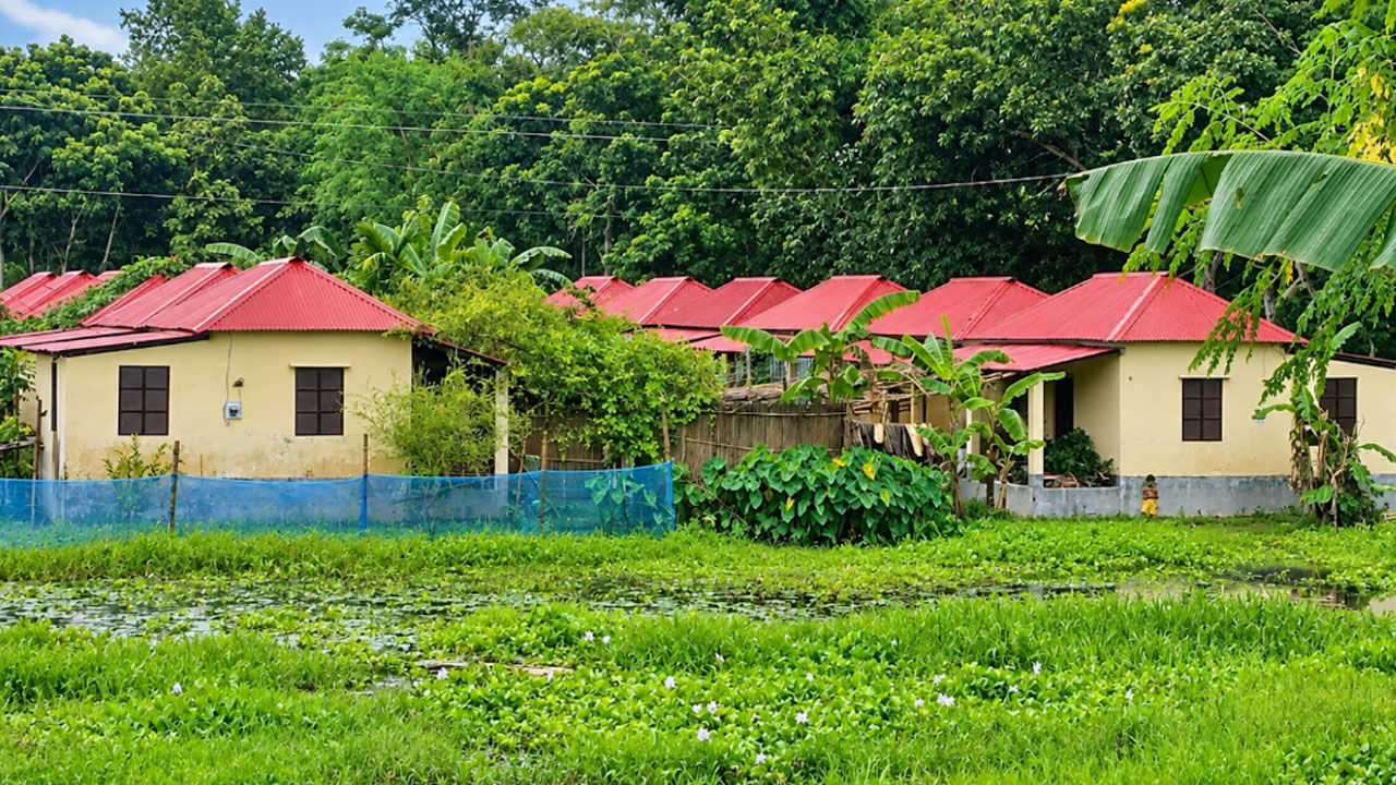 রাজবাড়ীতে আশ্রয়ণ ঘর বেচাকেনা, ৪০ হাজারে হাতবদল