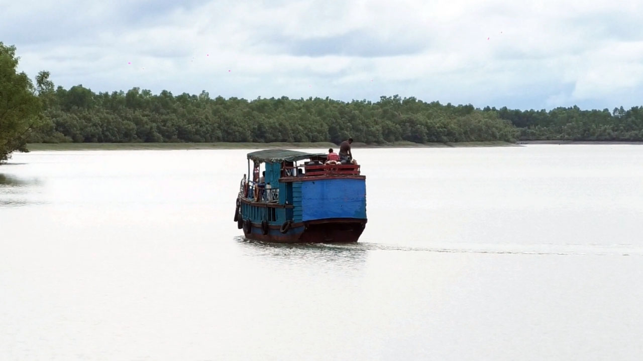 সড়কের বেহাল দশায় সুন্দরবনের সাতক্ষীরা রেঞ্জে কমেছে পর্যটক-রাজস্ব