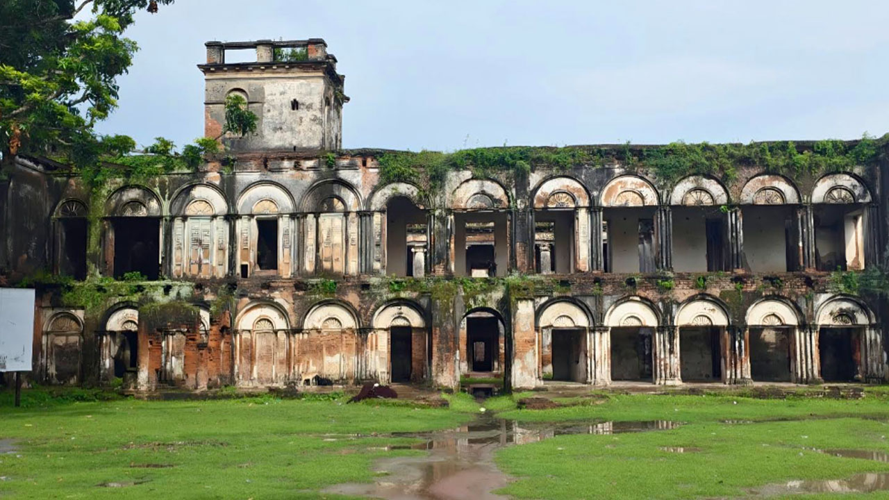 মানিকগঞ্জ/নজরুল-প্রমীলার স্মৃতিধন্য তেওতা জমিদারবাড়ি, অবহেলায় পর্যটন সম্ভাবনা