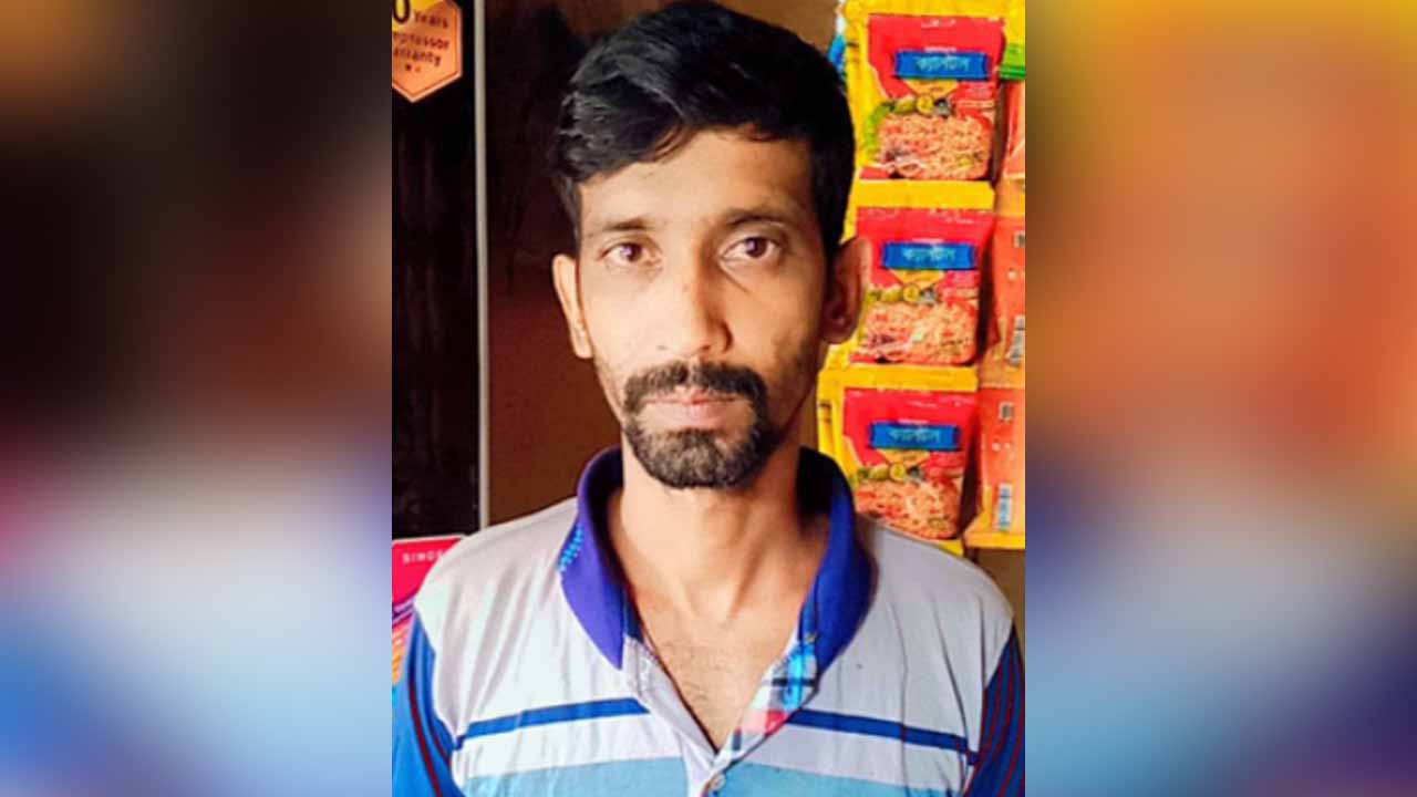 টাকা ভাঙতি না পেয়ে মুদি দোকানিকে কুপিয়ে হত্যা