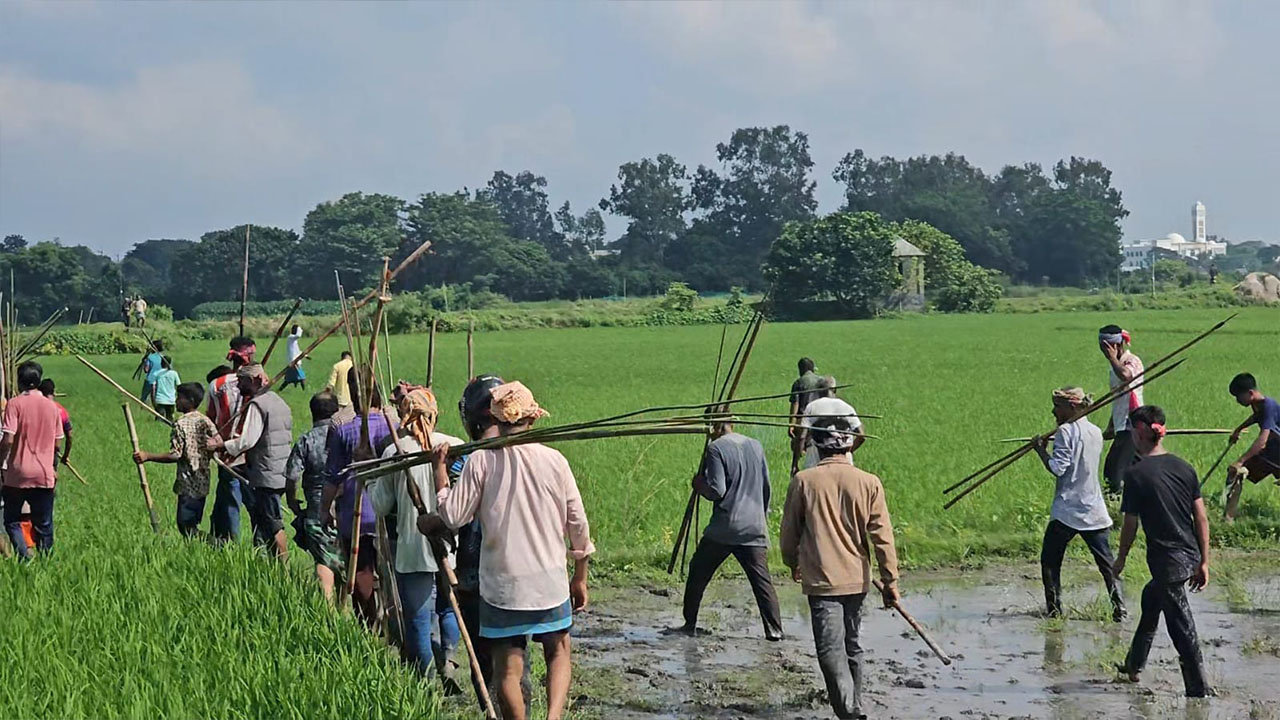 রিকশায় ঘষা লাগায় ব্রাহ্মণবাড়িয়ায় তিন ঘণ্টার সংঘর্ষে আহত ২০