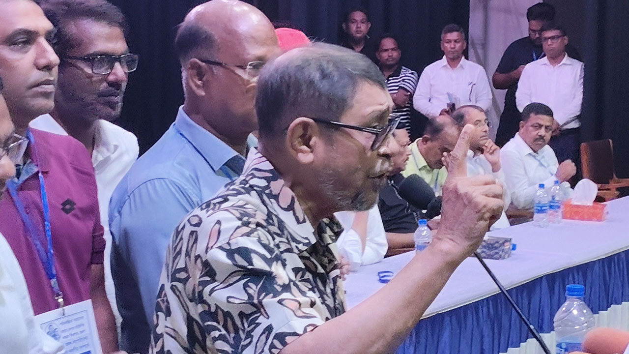 দুর্নীতি পুরোপুরি শেষ হয়নি, তবে বাধাগ্রস্ত হচ্ছে: স্বাস্থ্যমন্ত্রী