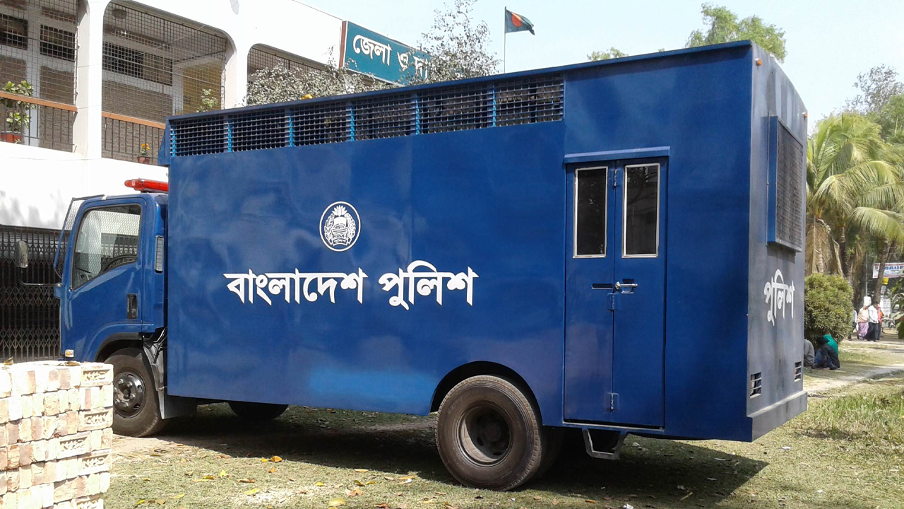 টয়লেটে যাওয়ার কথা বলে পালালেন আসামি