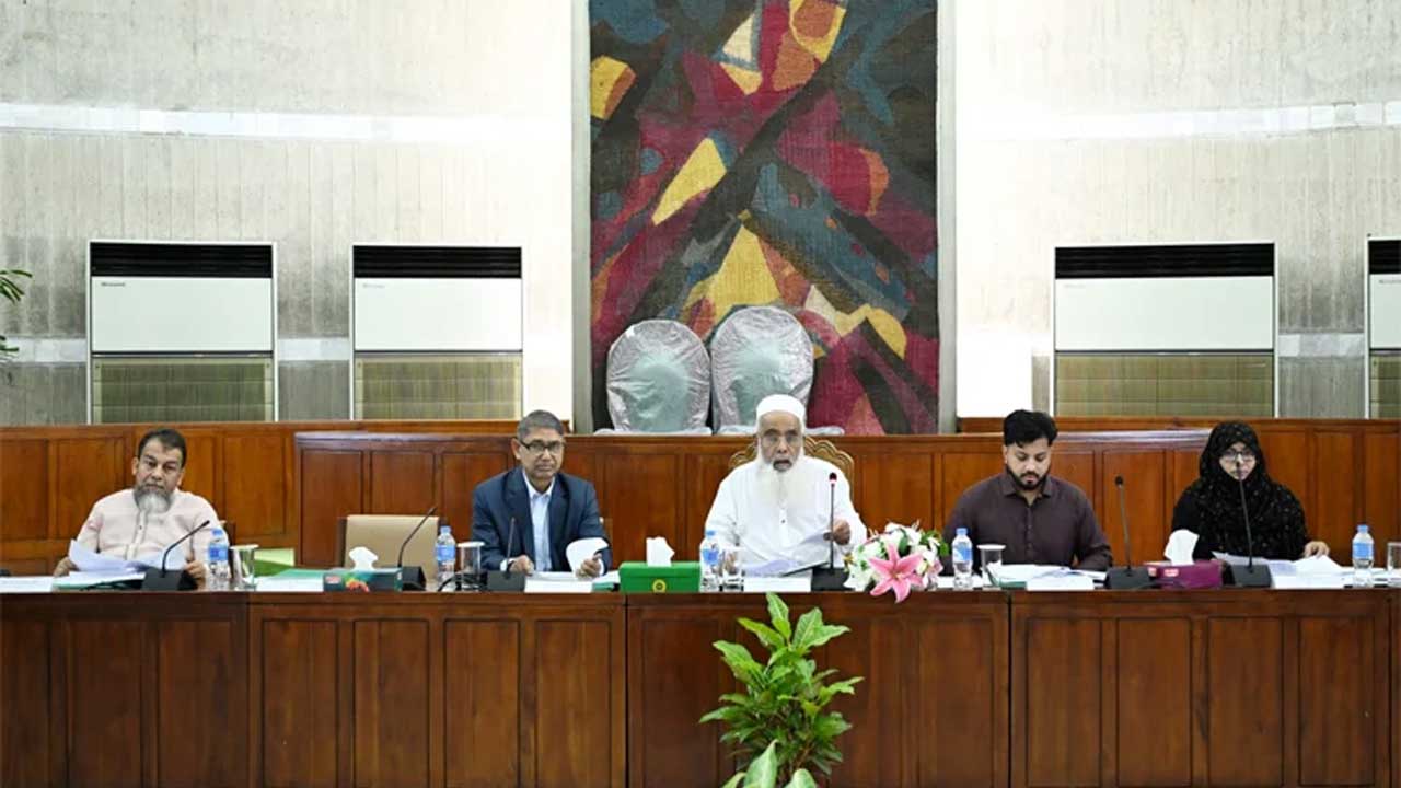 মুক্তিযোদ্ধাদের প্রকৃত তালিকা ও জুলাইযোদ্ধাদের বিদেশে চিকিৎসার সুপারিশ সংসদীয় কমিটির