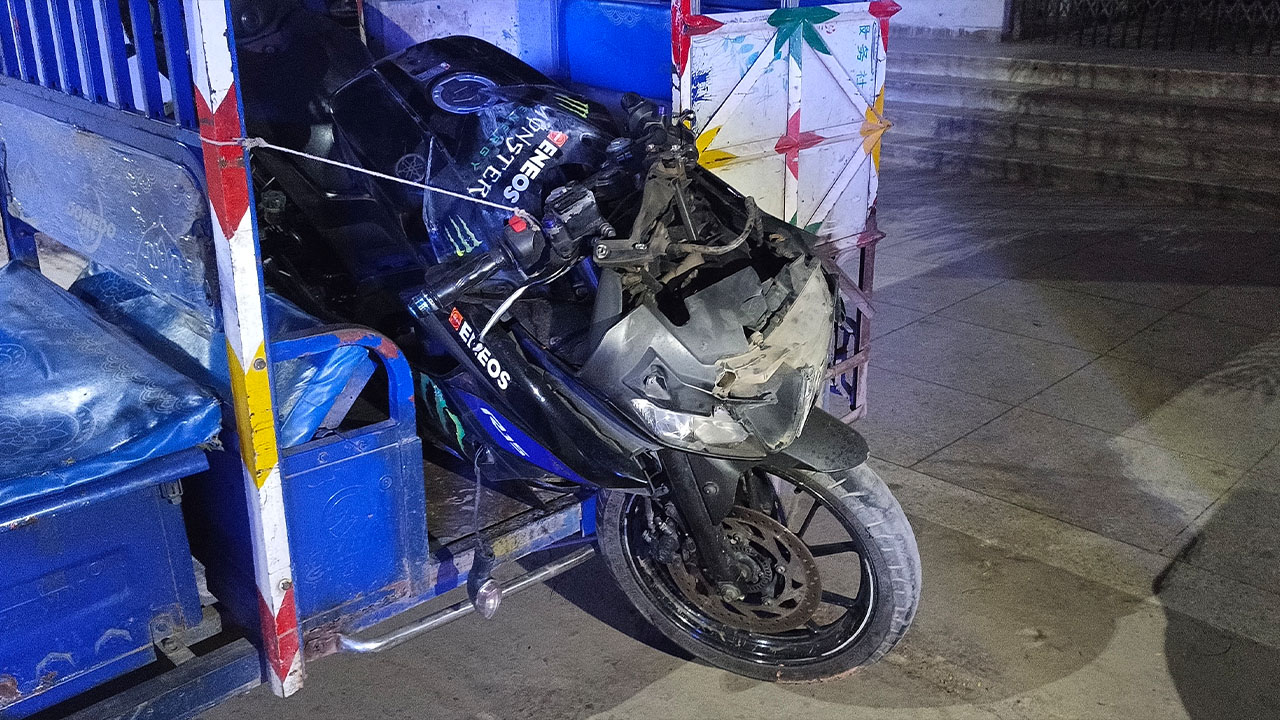 শীতলক্ষ্যা সেতুর রেলিংয়ে ধাক্কা দ্রুত গতির মোটরসাইকেলের, প্রাণ গেল চালকের