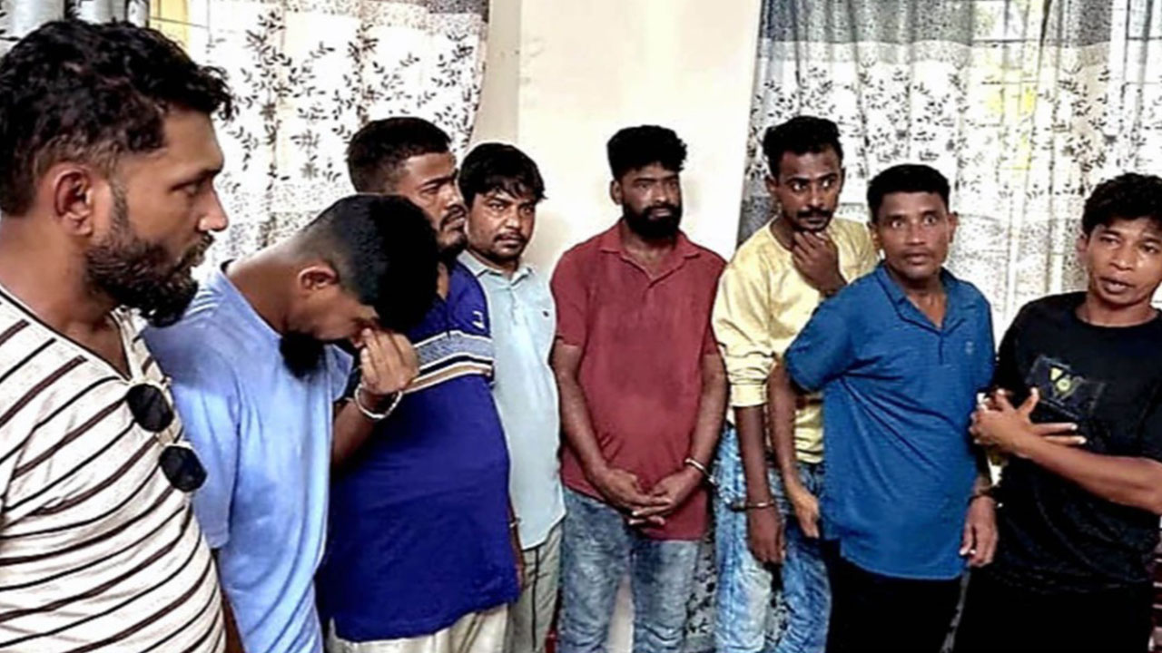 বগুড়ায় ৯৪ ফোন চুরি, গ্রেপ্তার আট চোর