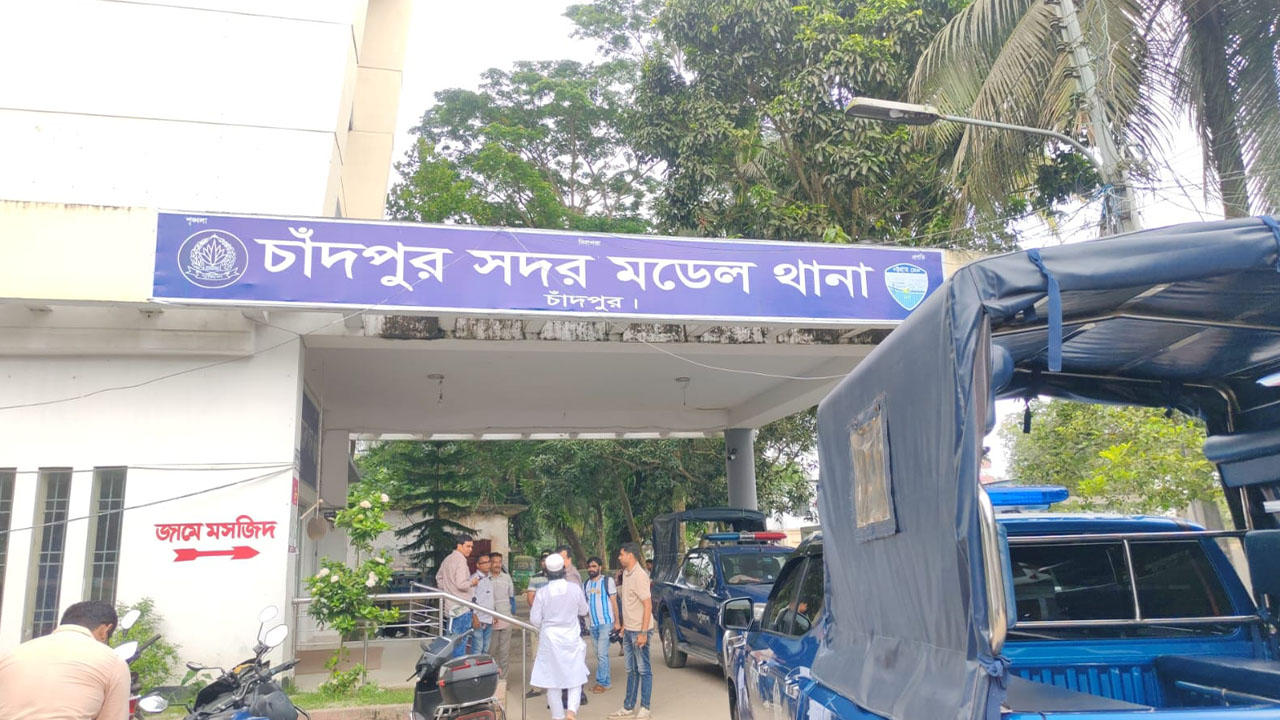পুলিশ পরিচয়ে মারধর ও টাকা আদায়ের চক্র