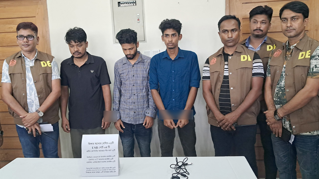 ফিঙ্গারপ্রিন্ট ক্লোনে সিম নিবন্ধন, বাগেরহাটে ৩ গ্রেপ্তার