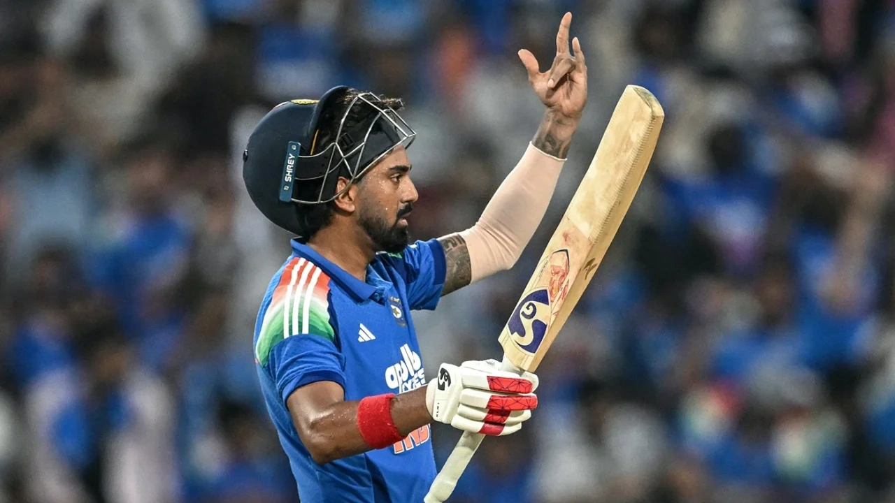 রাহুলের সেঞ্চুরিতে বিপর্যয় সামলে ভারতের ৩৫১