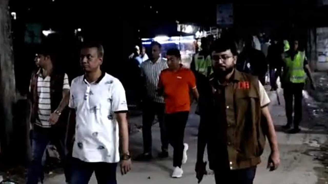 নারায়ণগঞ্জে পুলিশের বিশেষ অভিযানে নিষিদ্ধ সংগঠনের সদস্যসহ ৯৮ গ্রেপ্তার