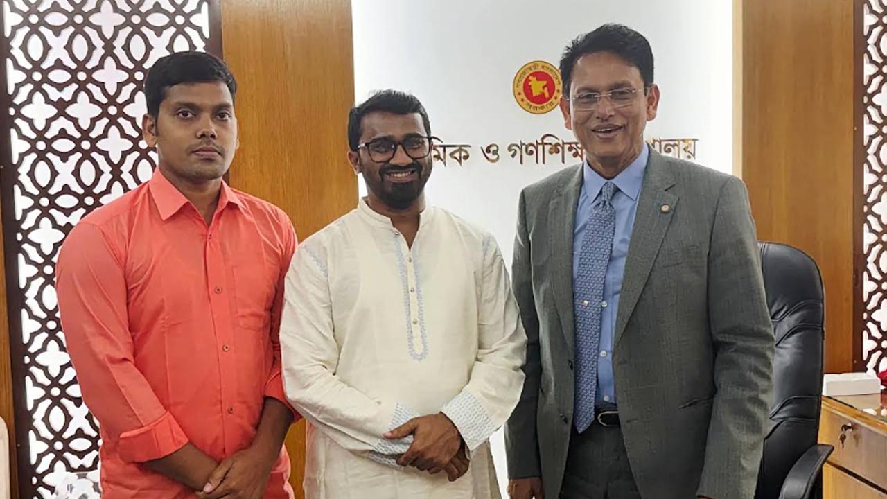 ঠিকানার জটিলতা কাটিয়ে সরকারি শিক্ষক হচ্ছেন মিশন আচার্য