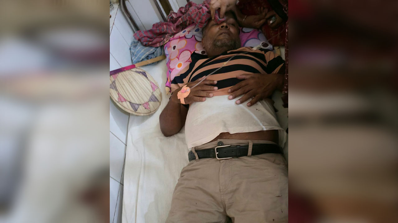 কুষ্টিয়ায় জমি বিরোধে কলেজ শিক্ষককে রড ও হাতুড়ি দিয়ে মারধর