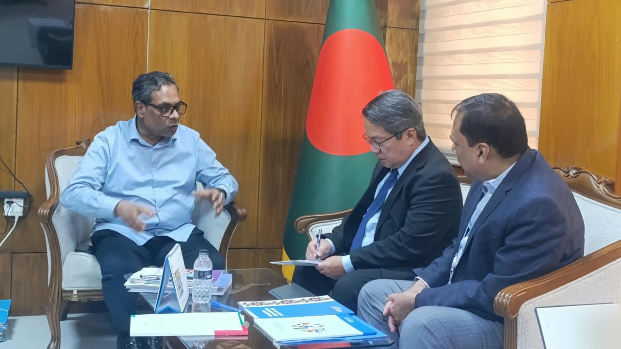 প্রান্তিক জনগোষ্ঠীর স্বাস্থ্যসেবা নিশ্চিত করতে চায় সরকার: প্রতিমন্ত্রী