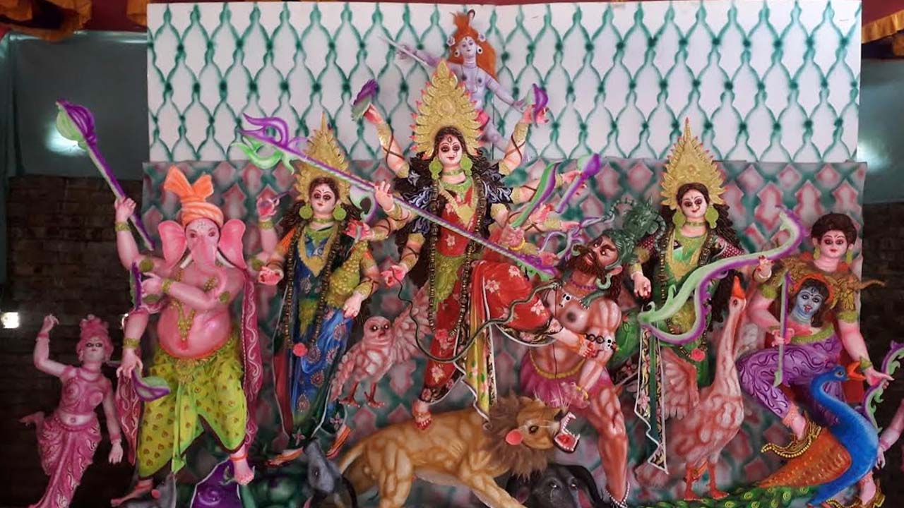 কয়রায় ৫৭টি মণ্ডপে দুর্গাপূজার প্রস্তুতি সম্পন্ন