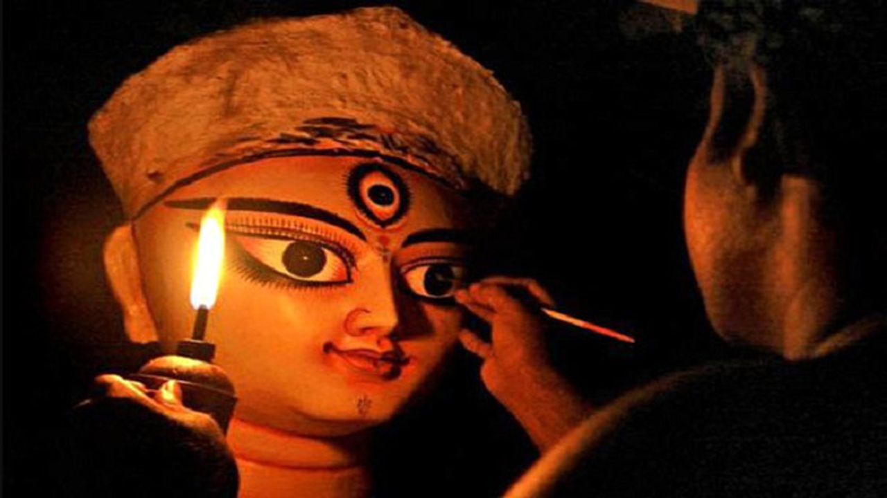 আজ দেবী দুর্গার বোধন, শুক্রবার থেকে শুরু হচ্ছে দুর্গোৎসব