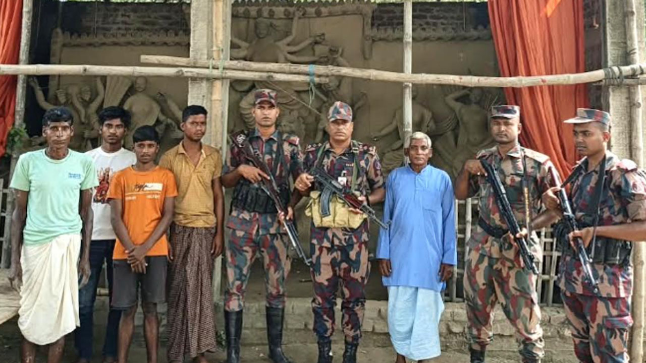 সীমান্তের ৮৬টি পূজা মণ্ডপে নিরাপত্তা জোরদার করল বিজিবি
